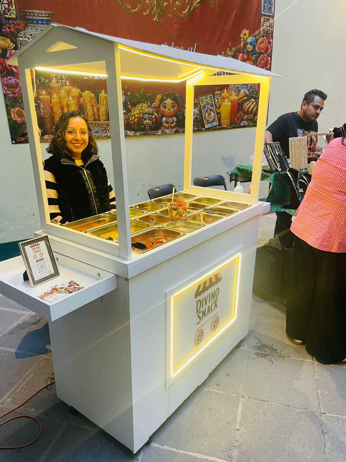 Montaje del mercado en Casa de los Ángeles